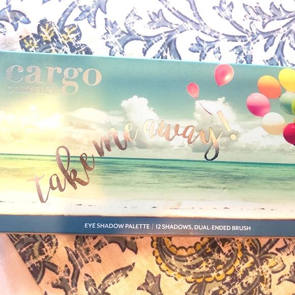 Eye shadow palette - Picture 1 of 2